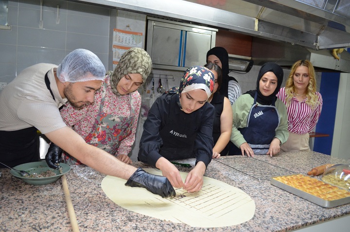 Şaphane'de Açılan Türk Mutfağı Kursu Yoğun İlgi Gördü