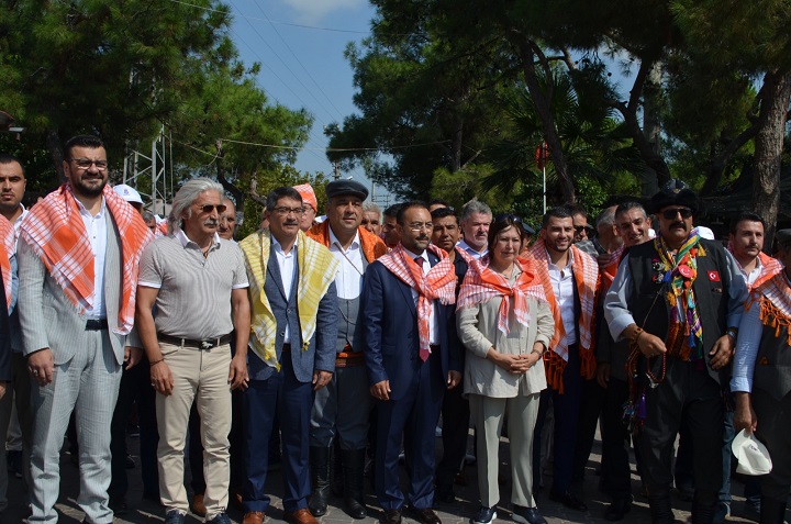 Yörük Türkmenler Manisa'da Bağbozumu Şöleninde Buluştu