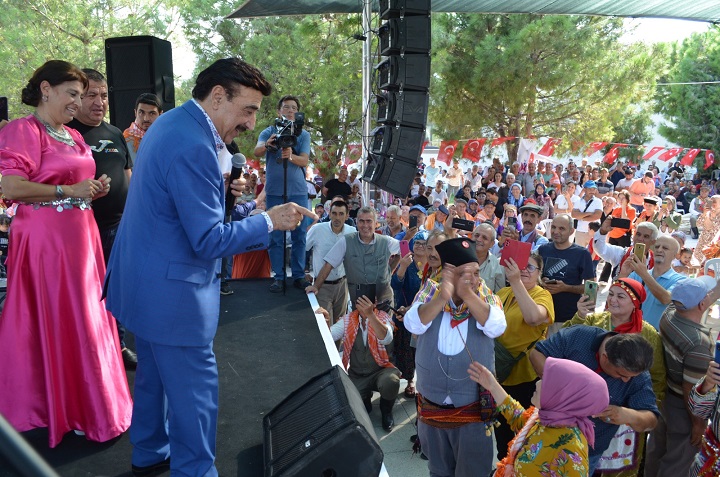 Yörük Türkmenler Manisa'da Bağbozumu Şöleninde Buluştu