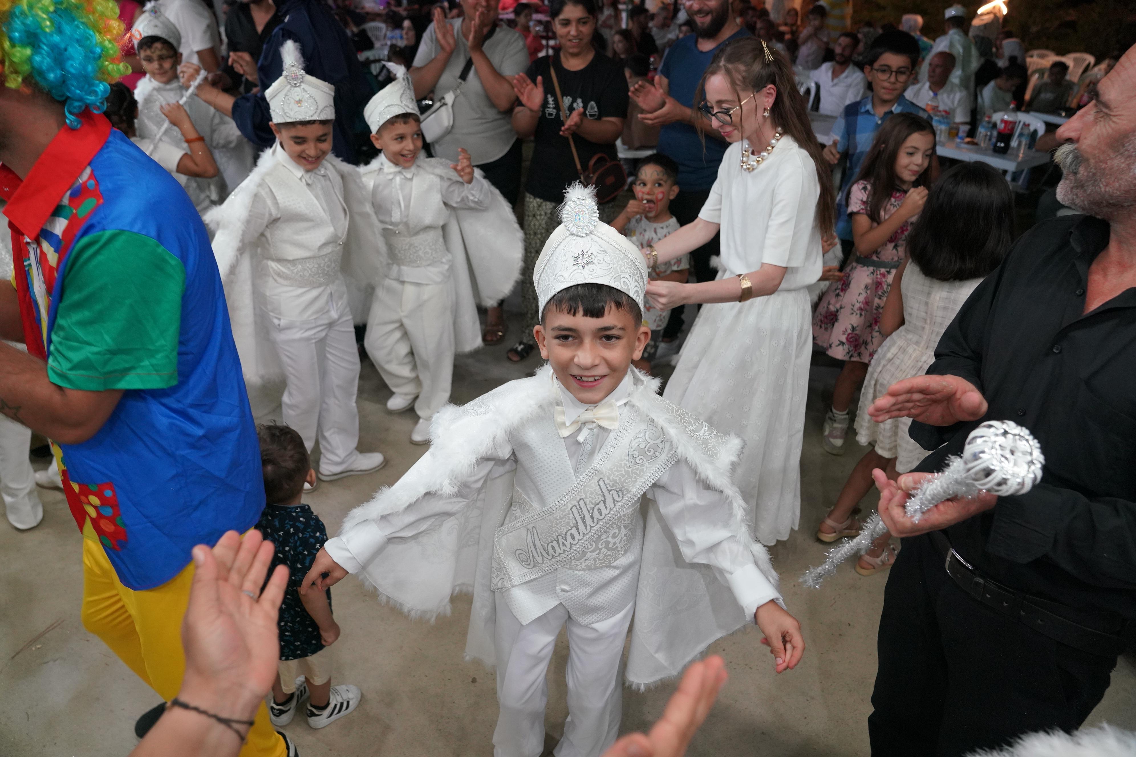 Seferihisar'da 30 Çocuk İçin Sünnet Şöleni