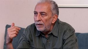Dolandırıcıların son hedefi Emin Çölaşan oldu!