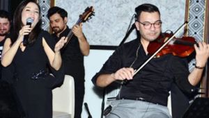 İpek Açar nerede sahne aldı?