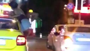 İki genç kadından takside tehlikeli hareketler