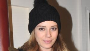 Sinem Kobal'dan 'kıymetli' kutlama