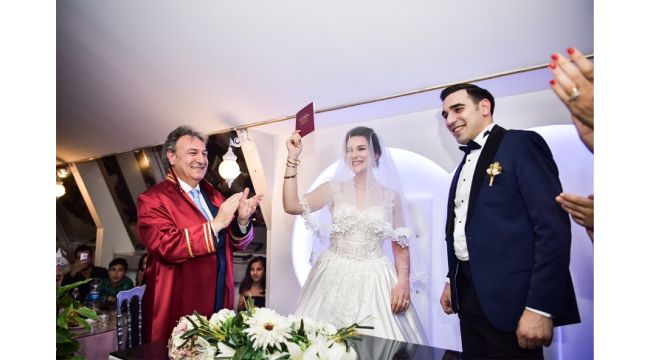 Başkan İduğ ilk nikahını kıydı