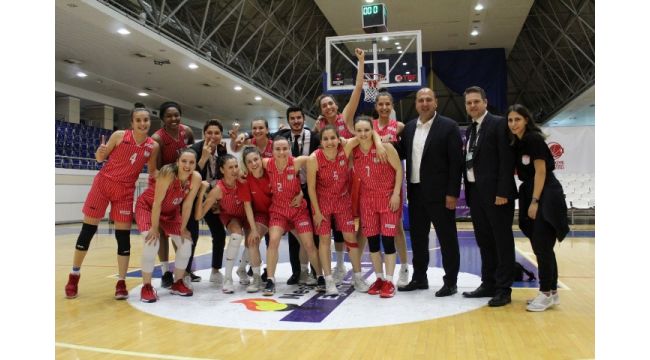 Bayraklı'nın Perileri Finalde