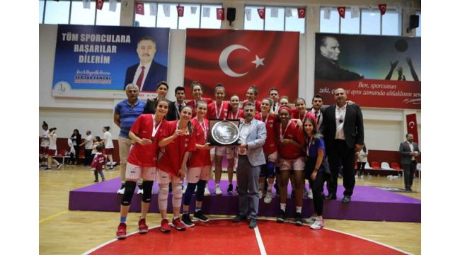 Bayraklı’nın Perileri Sezonu 3’üncü Tamamladı