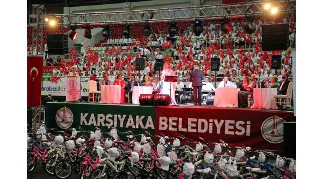 Dev koro bisikletsiz çocukları sevindirdi