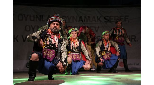 Gaziemir’de halk dansları şöleni