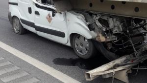 İzmir-Çanakkale yolunda kaza: 1 yaralı