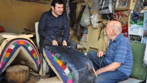 70 yıllık semerci ustasına kaymakamdan vefa