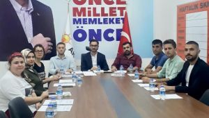  AK Parti Kemalpaşa’da gençlik kolları yeni yönetimi belirlendi 