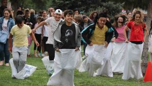  Bayraklı'da baba-çocuk şölenleri