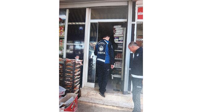 Belediye, Suriyelilerin dükkanlarını mühürledi