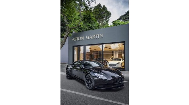 Db11 V12 Amr Çİft Renk Seçeneğİyle İstanbul’da