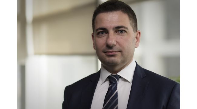 Yorglass CFO’su Uğur Şeker’e İngiltere’den ödül