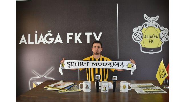 Aliağaspor’da Berkant imzaladı