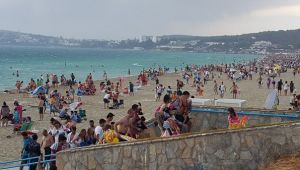  Fırtına, Çeşme plajında paniğe sebep oldu 