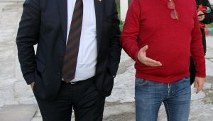 İpekçi'inin parkeleri Karşıyaka’da!