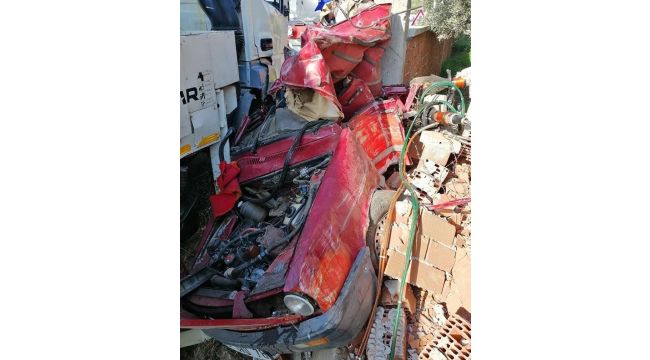 İzmir'de feci kaza: 2 ölü