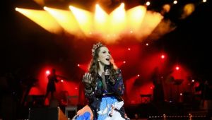 Sertab Erener, akustik-elektrik performans