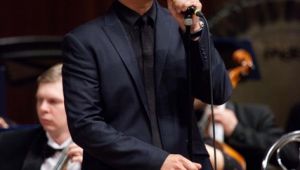 Ünlü tenorsahipsiz hayvanlar için sahneye çıkacak