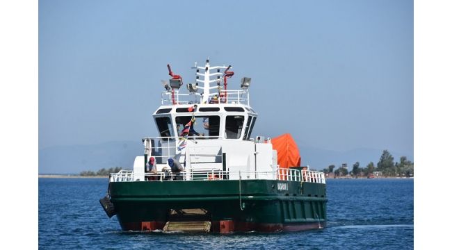 Aliağa'da deniz yüzeyine özel bakım