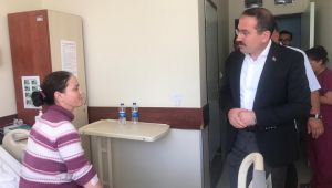 Amonyak gazından zehirlenen işçilere ziyaret