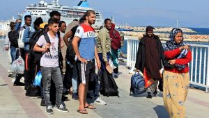 Çeşme'de 31 göçmen yakalandı