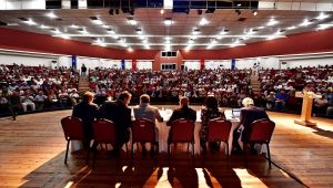 İzmir'de demokrasi şöleni 