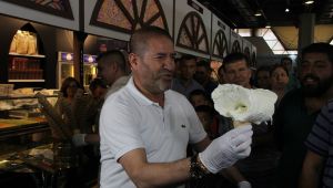 20 dakikada 250 kilo dondurma tükendi