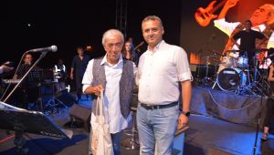 Torbalı’da Edip Akbayram rüzgarı