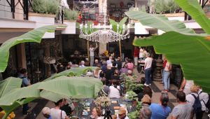 Antikacılar Çarşısı’nda mezat heyecanı