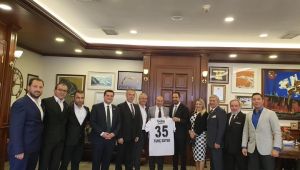 Ege Beşiktaşlı İş İnsanları Derneği'nden Soyer'e ziyaret