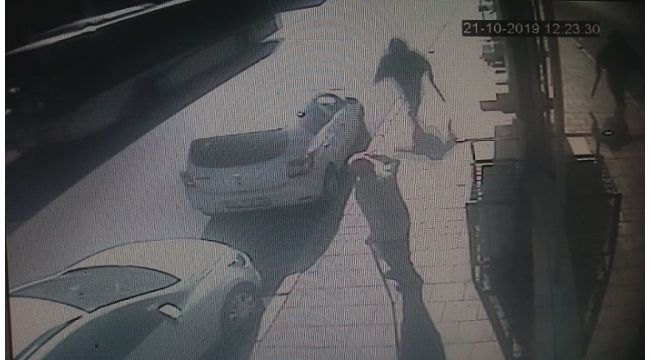 Üvey kardeşini berber koltuğunda vurdu