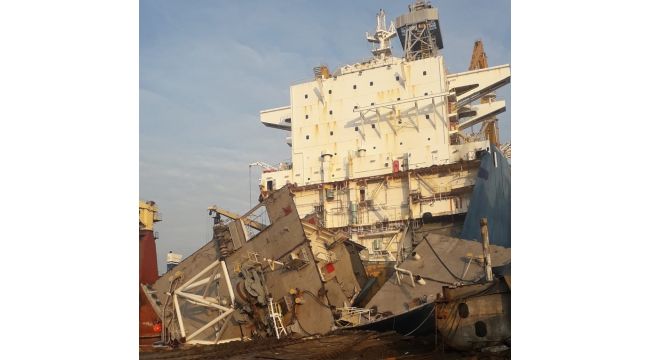 Dev akaryakıt operasyonu