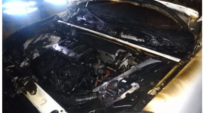 İzmir'de Park Halindeki Araç Yandı