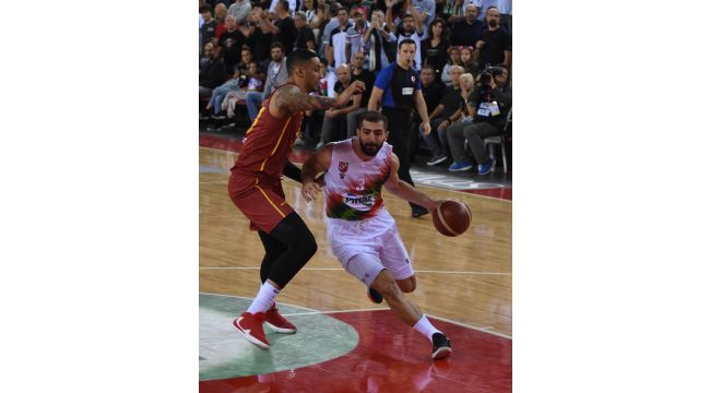 Pınar Karşıyaka farklı galip