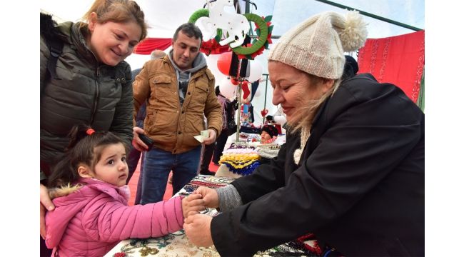 Bornova’da ‘Yeni Yıl Hediyelik Eşya Günleri’ başladı