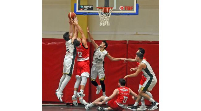 Gelişim Koleji sahasında İstanbul ekibini 83-54 yendi