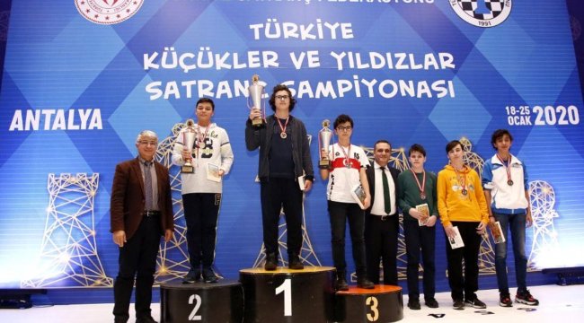 Aliağalı Atakan Mert Biçer Türkiye 2'ncisi oldu