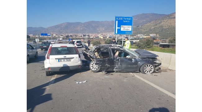 Dikkatsizlik kaza getirdi: 3'ü ağır 8 yaralı