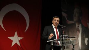 Konak’ta Halk oyunları şenliği göz doldurdu