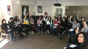 Mercedes-Benz Türk, İzmir’deki Yıldız Kızlar’la buluştu