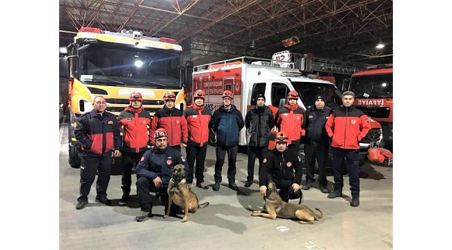 İtfaiyenin arama köpekleri hayat kurtarıyor
