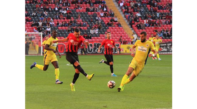 Menemenspor çıkış arıyor