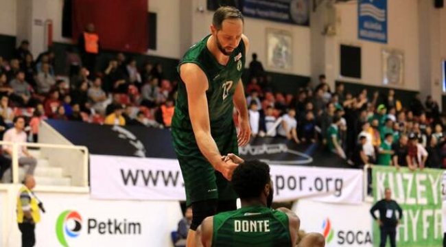 Bornova Belediyespor'da Clark takımdan ayrıldı, Rızvic ise İzmir'de kaldı!