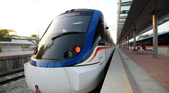 İzmir'de toplu taşıma kullanımı hafta sonu yüzde 77 azaldı