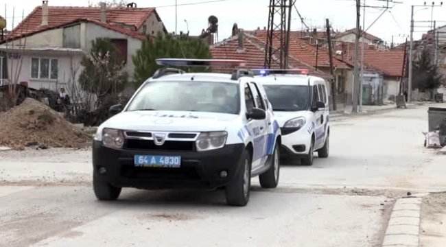 Sokağa çıkan 65 yaş üstü vatandaşlar uyarılarak evlerine gönderildi