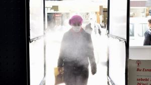 Bornova’daki tüm pazarlara dezenfektan tüneli